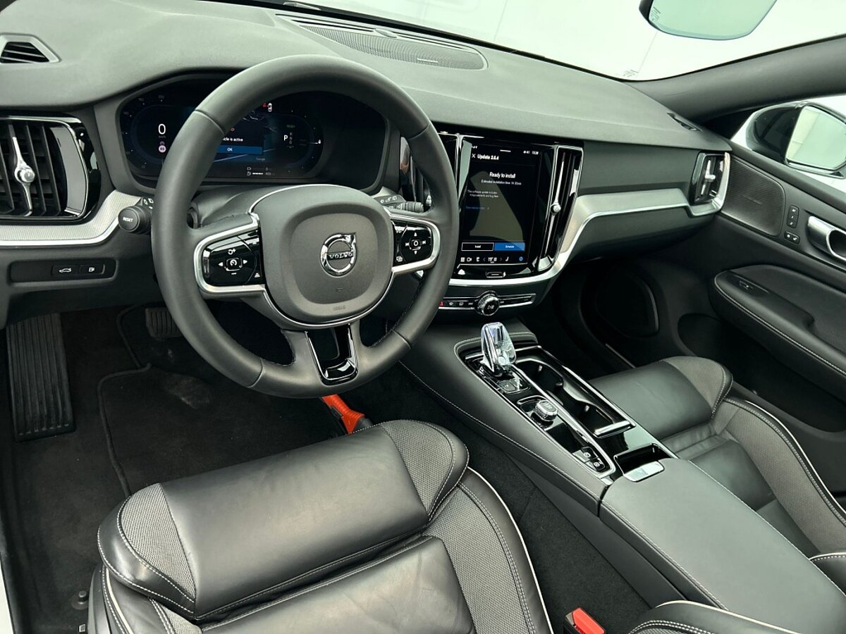 46737831 volvo v60 2 0 t6 awd plus dark 360a camera trekhaak panoramadak 59
