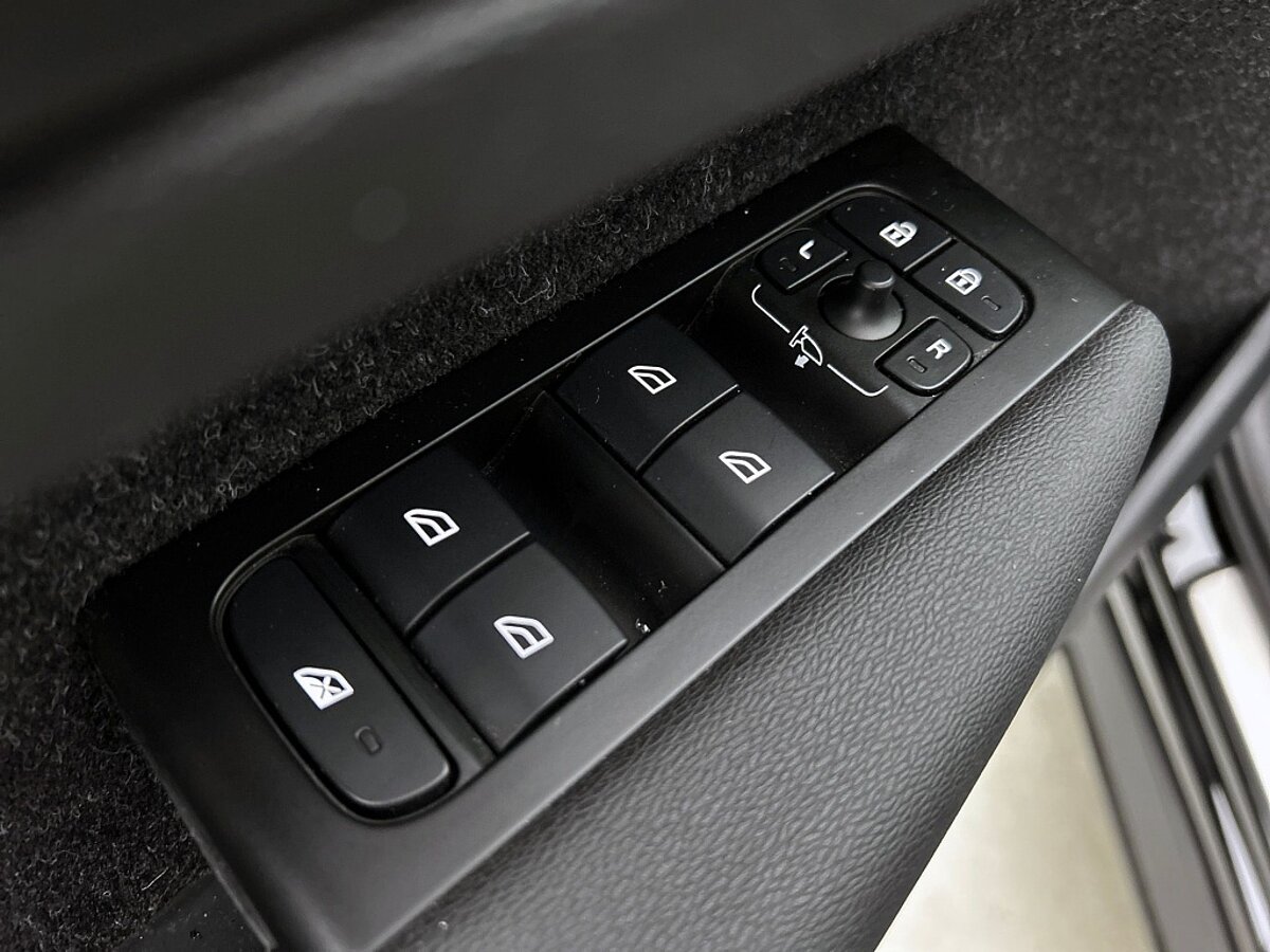 48326321 volvo xc40 1 5 t5 r design 26