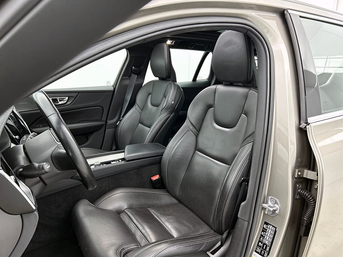 48741197 volvo v60 t6 awd 20 inch pano stoelventilatie 360 styling kit 85