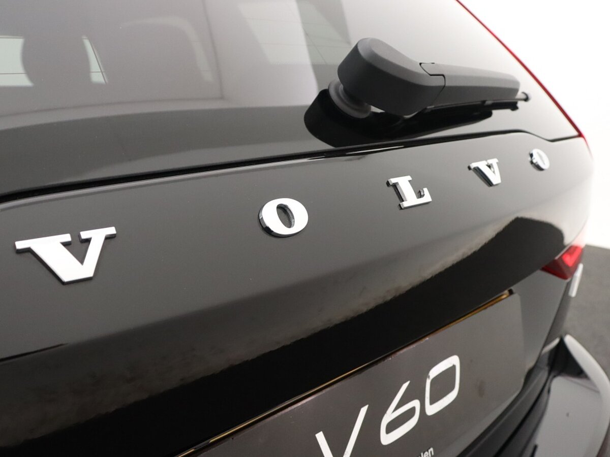 35014607 volvo v60 2 0 t6 recharge awd r design 74