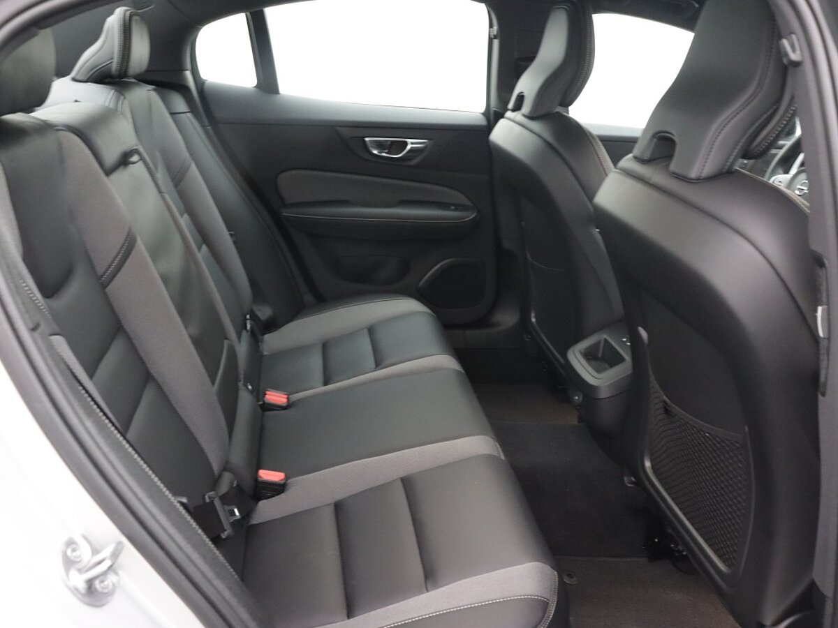 37256560 volvo s60 2 0 b4 plus dark lederen bekleding 360 camera c958d2