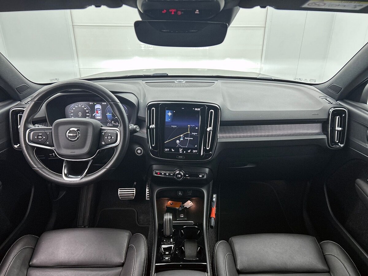 45831244 volvo xc40 1 5 t5 recharge r design 7 03