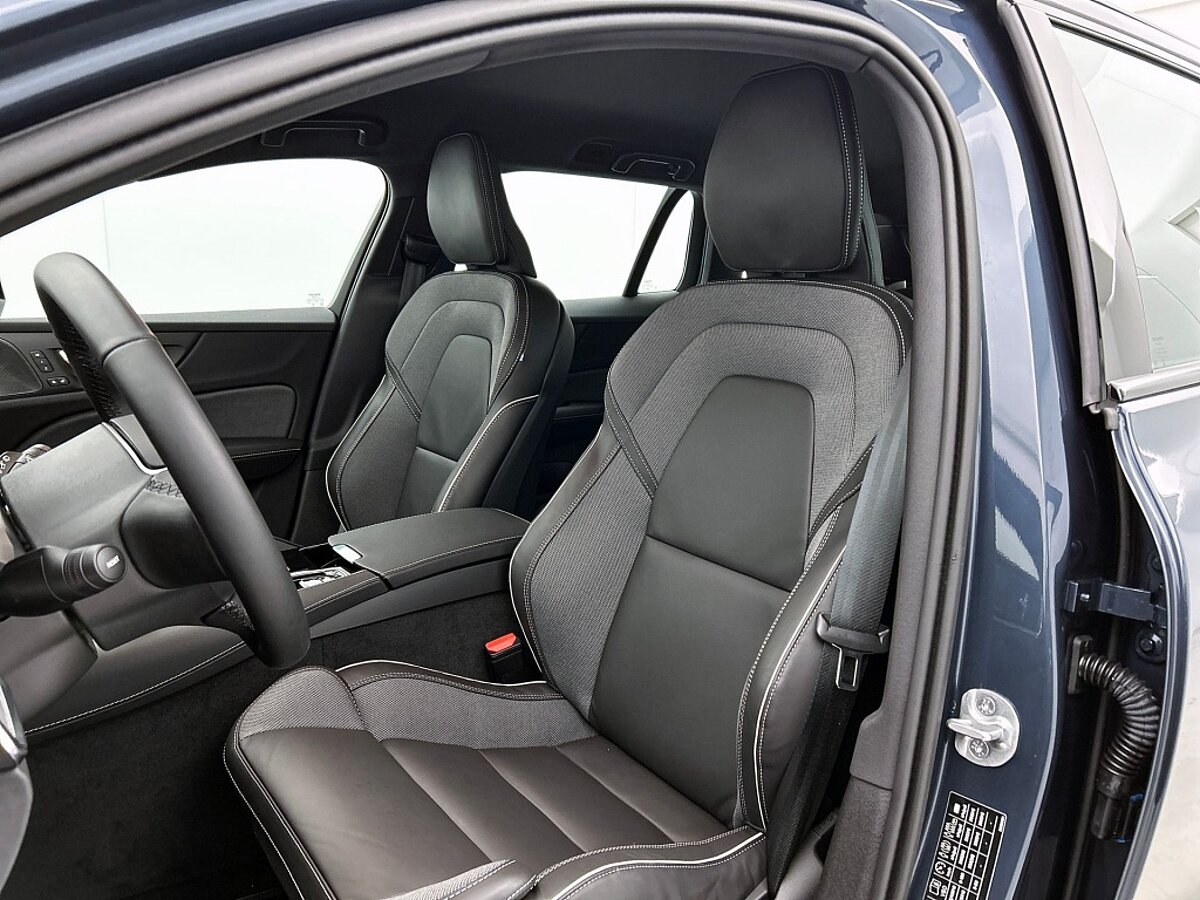 47540135 volvo v60 2 0 t6 awd plus dark trekhaak sportstoelen 46