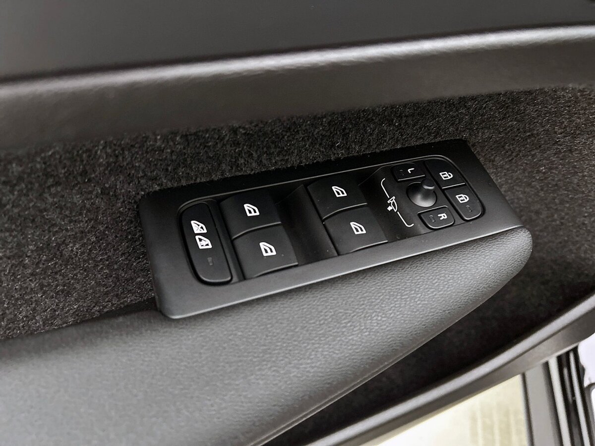 47861532 volvo xc40 2 0 b4 dark memory seats climate pack trekhaak 63