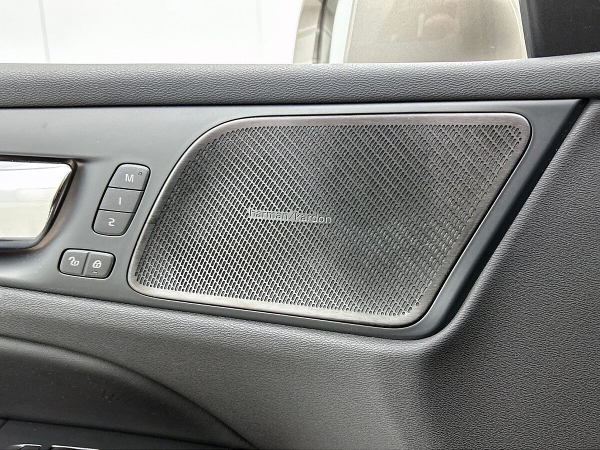 48741197 volvo v60 t6 awd 20 inch pano stoelventilatie 360 styling kit 48