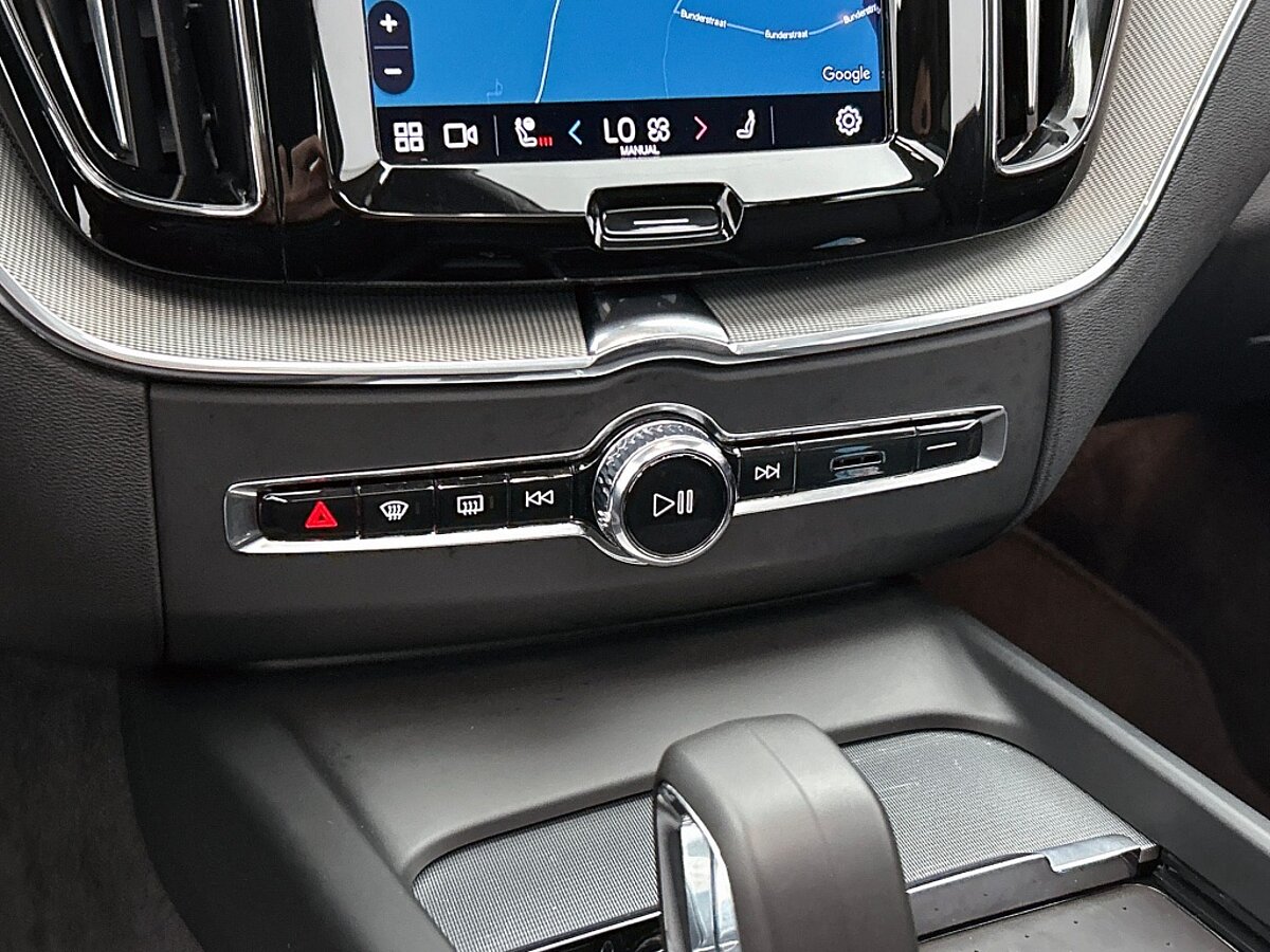 49717398 volvo xc60 2 0 t6 awd plus dark trekhaak 360a camera panoramadak 63