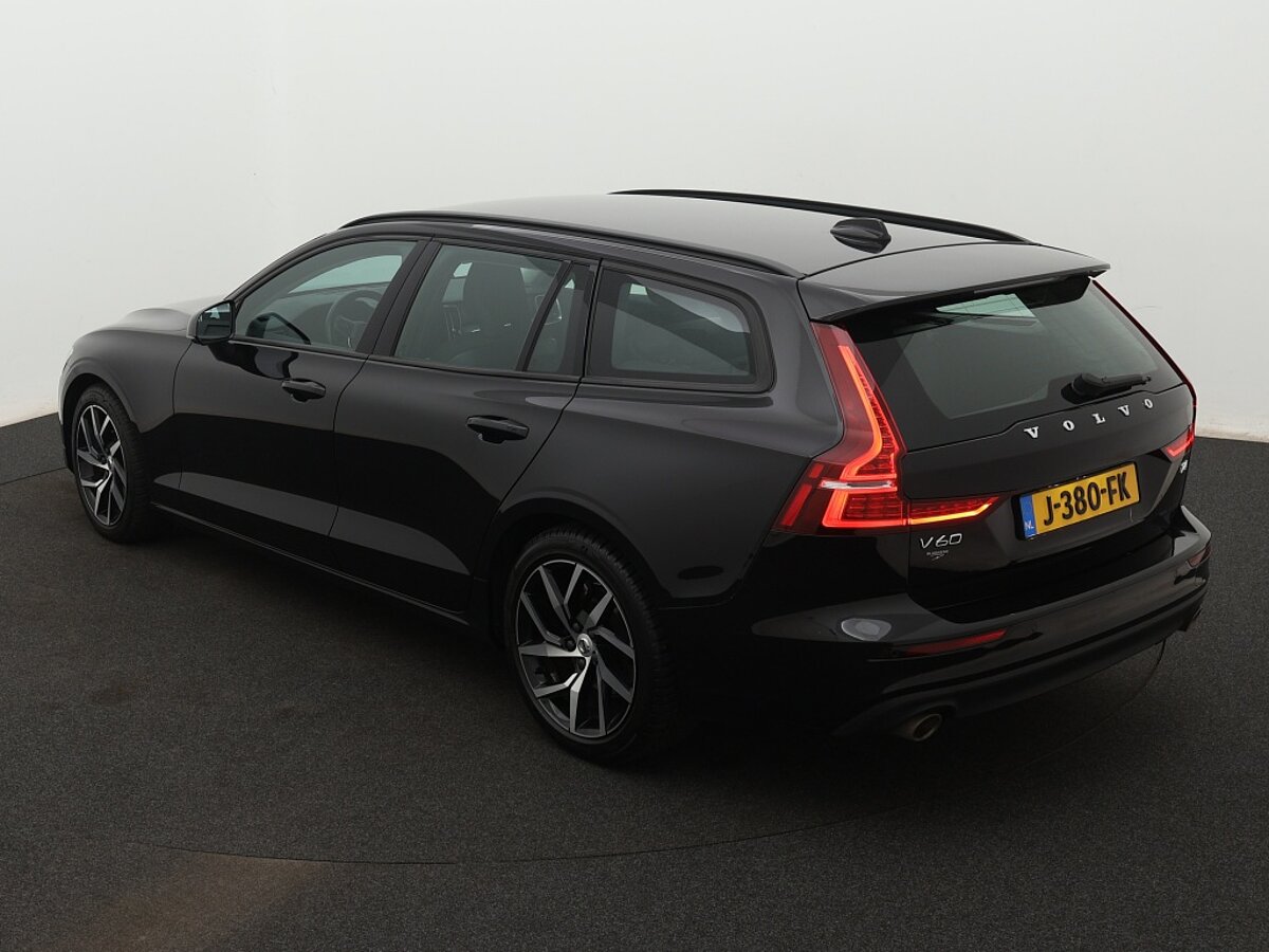 38427279 volvo v60 2 0 t4 momentum pro climate pack 3 03