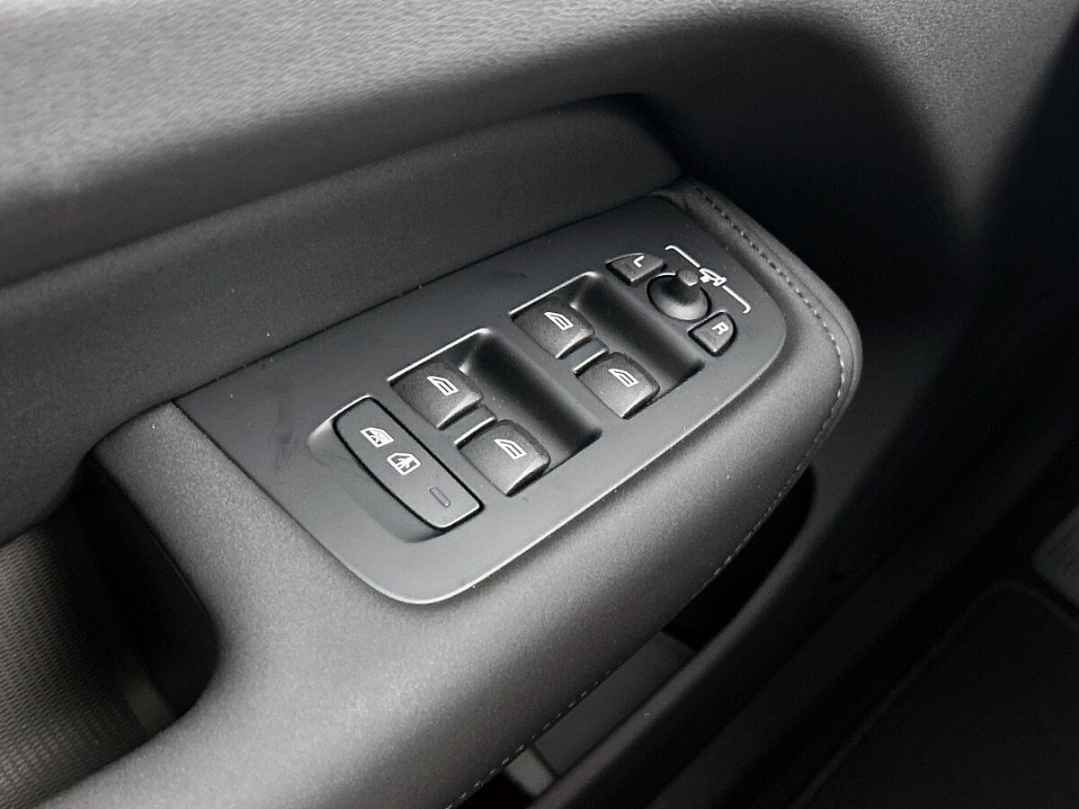 46518073 volvo xc60 xc60 t6 awd essential driver assist climate pack park assi 8f641a