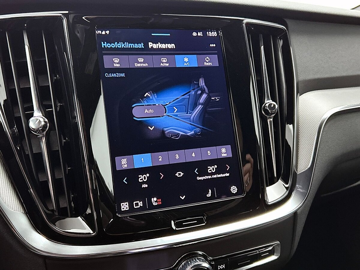 47464303 volvo v60 t6 awd recharge plus dark trekhaak 97