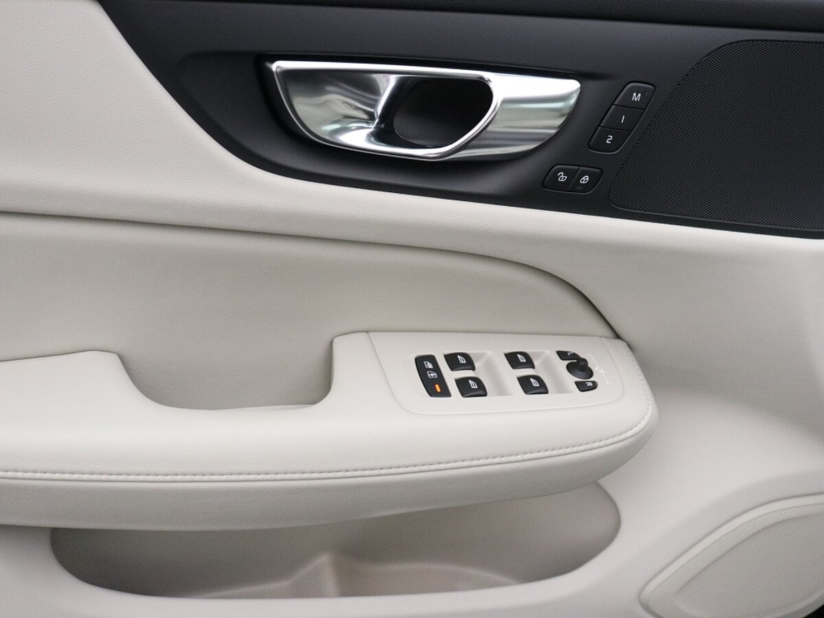 47627816 volvo v60 2 0 t6 awd plus dark 06