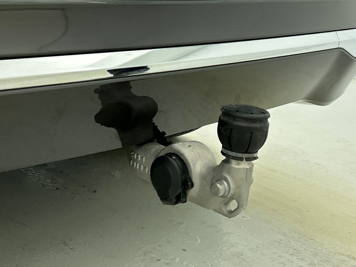 48575818 volvo xc60 2 0 t6 plug in hybrid awd inscription expression 94