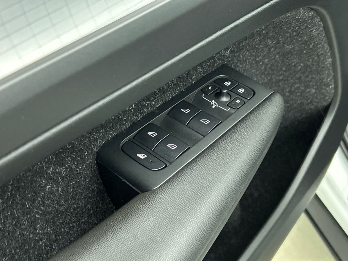 48792440 volvo xc40 t3 momentum pro camera elektrische klep styling kit 79