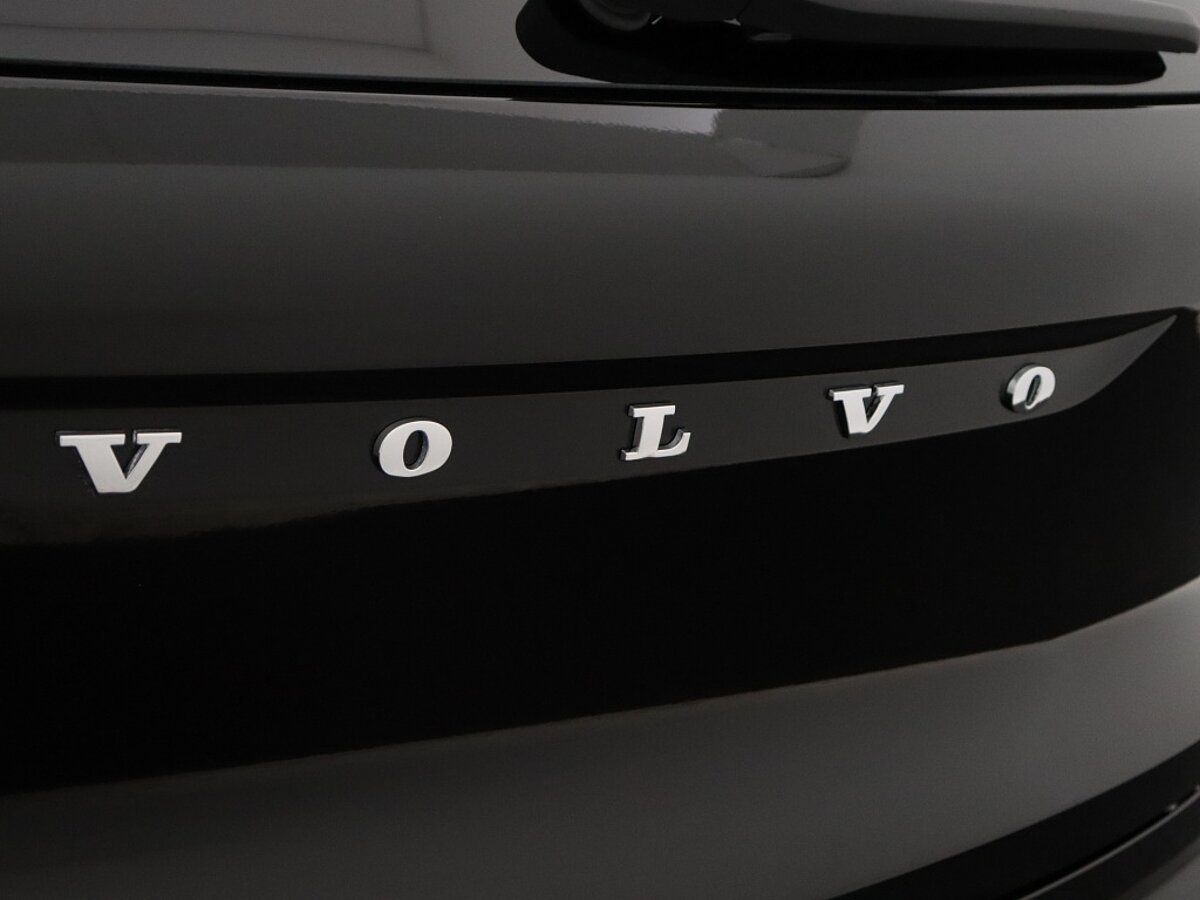 34860842 volvo xc40 1 5 t4 twin engine ultimate dark 20 velgen pano dak 51