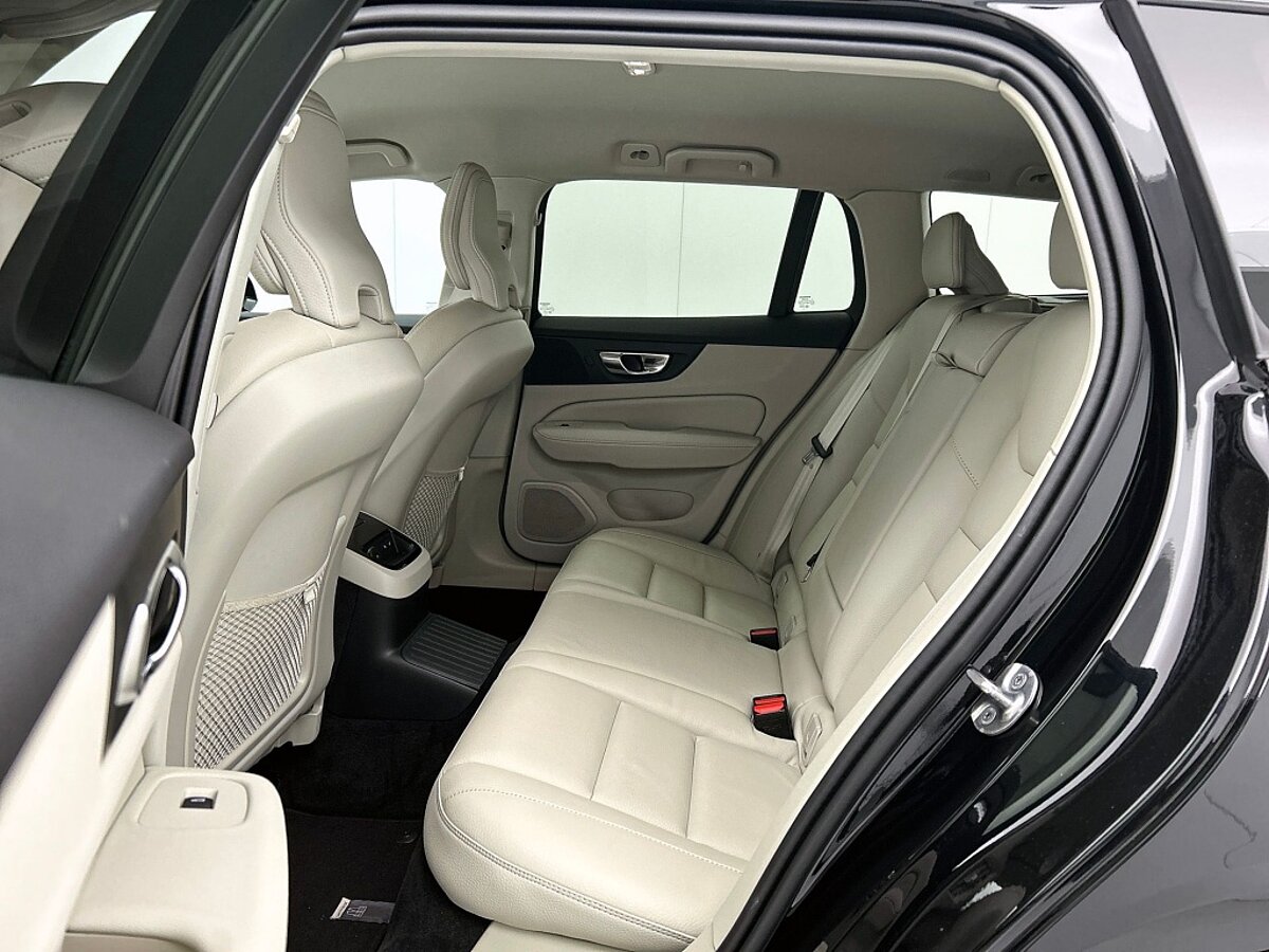 47390118 volvo v60 2 0 t6 awd plus dark trekhaak harman kardon 360 graden cam 85