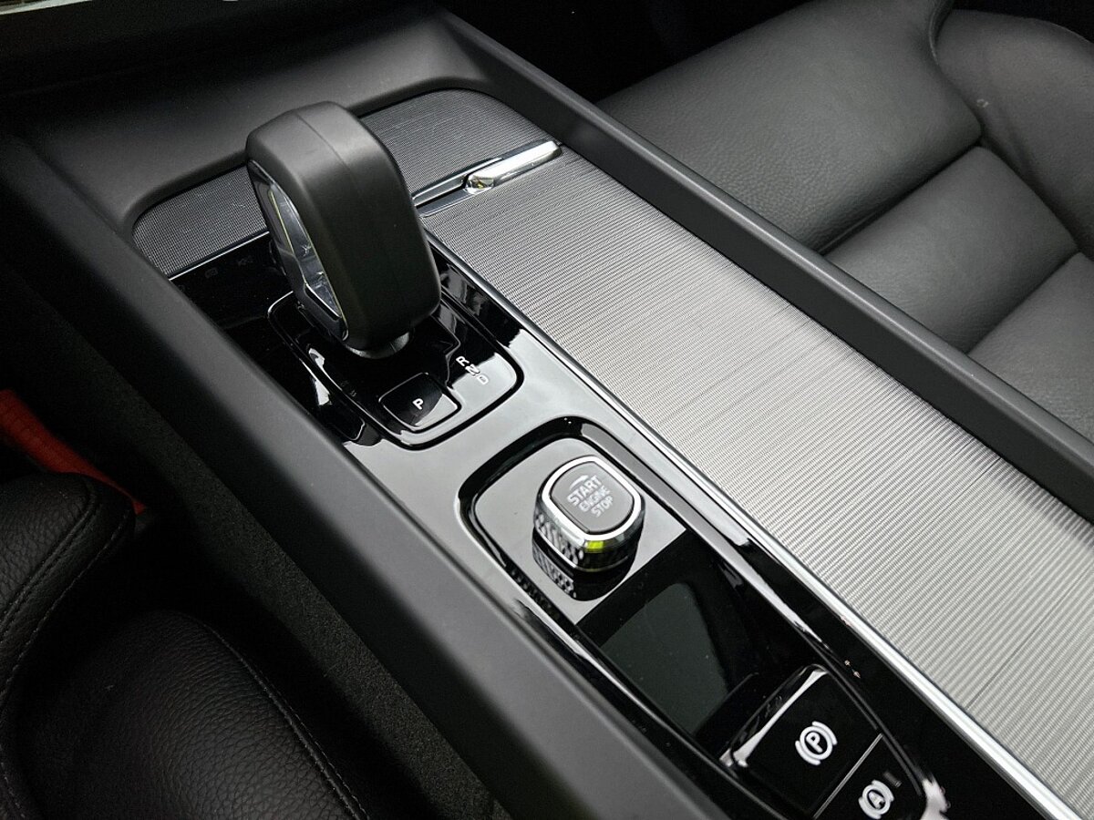 47588242 volvo xc60 2 0 t6 plug in hybrid awd ultimate dark 360 camera adative a34c96