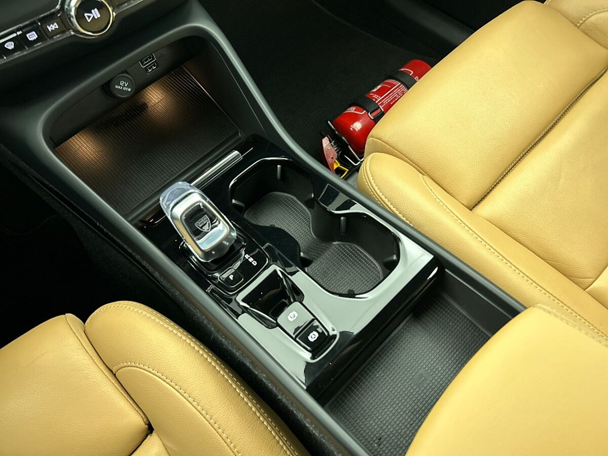 48303075 volvo xc40 1 5 t4 recharge inscription leder blis navigatie sensore 48