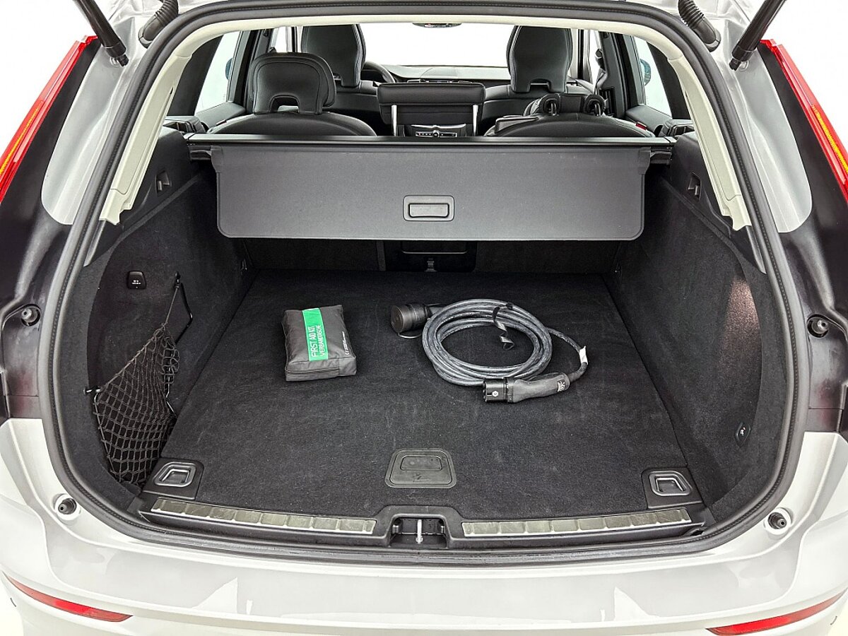 49717398 volvo xc60 2 0 t6 awd plus dark trekhaak 360a camera panoramadak 65