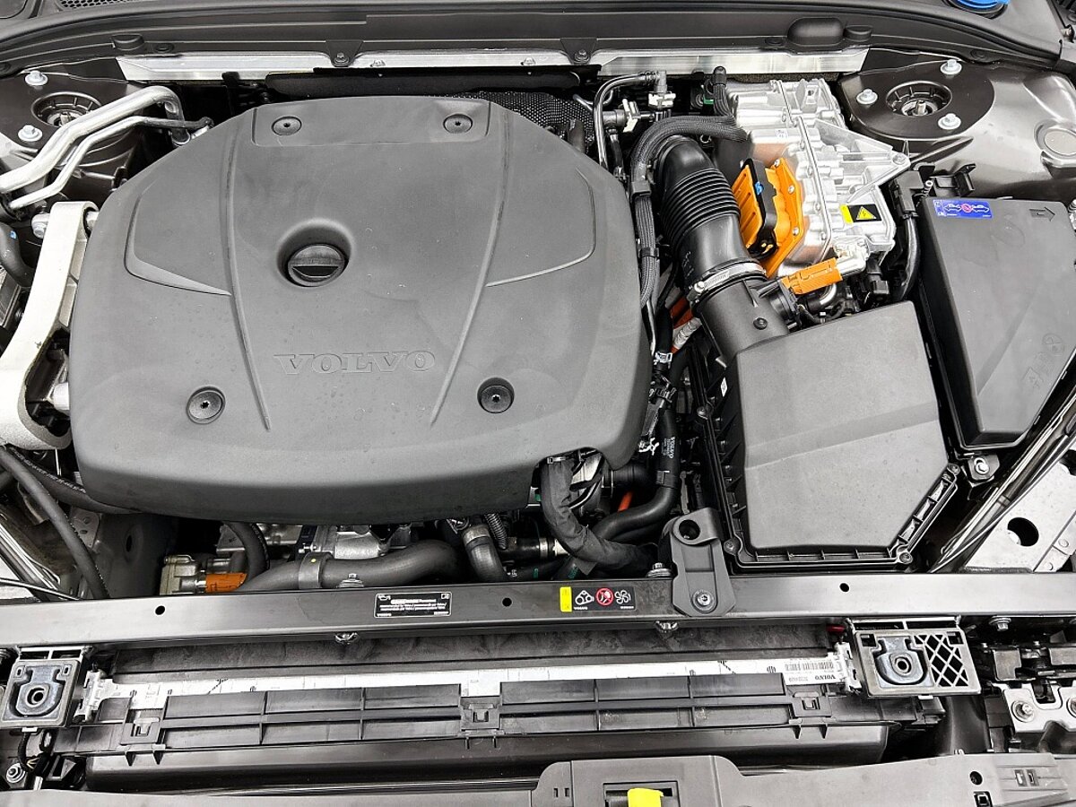 49847910 volvo v60 2 0 t6 awd plus dark harman kardon voorruitverw sportstoe 42