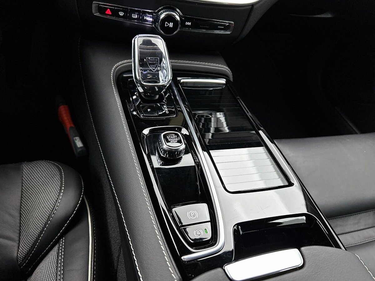 49847910 volvo v60 2 0 t6 awd plus dark harman kardon voorruitverw sportstoe 48