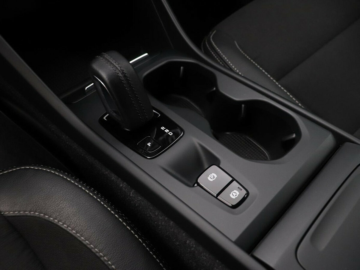 34450922 volvo xc40 1 5 t3 automaat momentum pro 24 mnd garantie donker glas be3be5