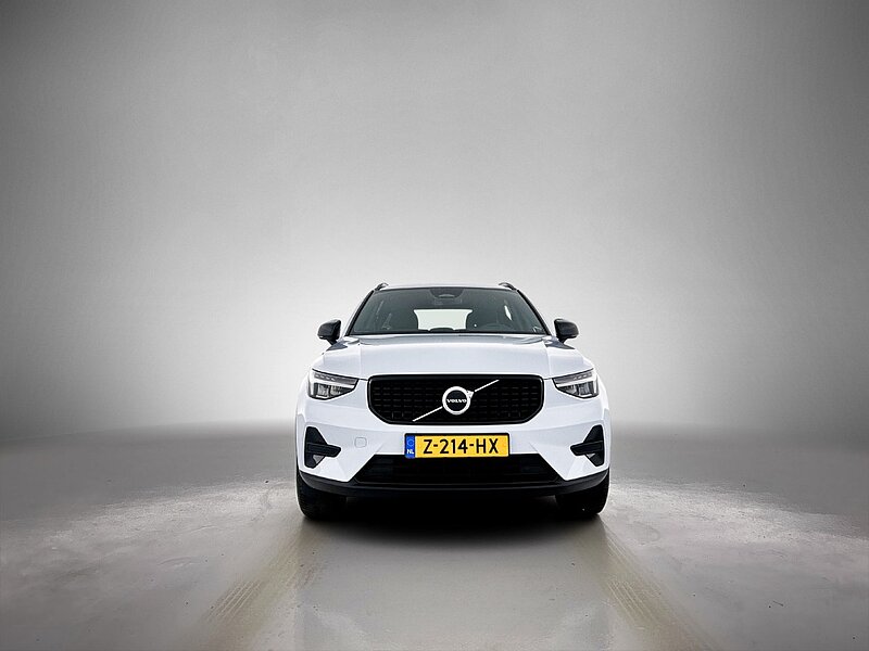 44775381 volvo xc40 2 0 b4 plus dark 6 07