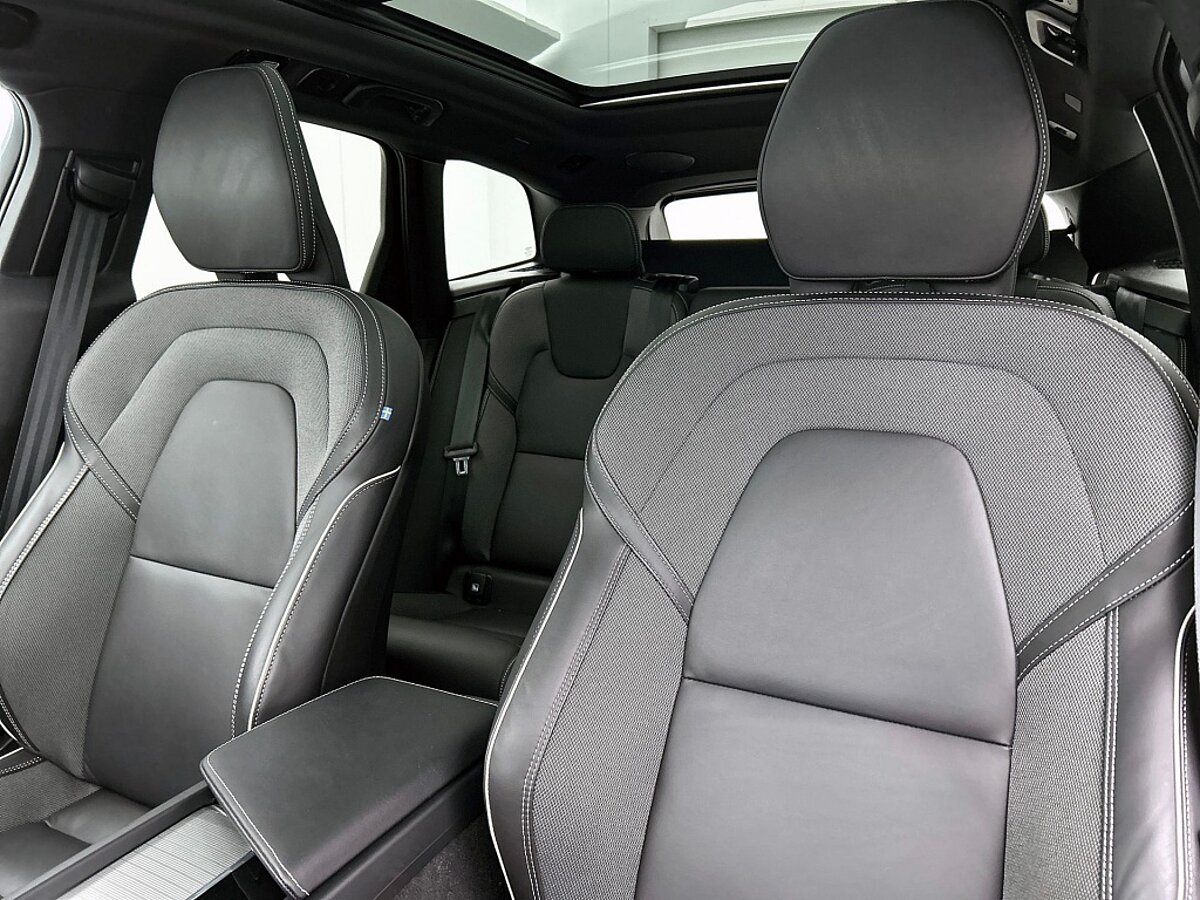 46205191 volvo xc60 2 0 t8 awd ultimate dark 40
