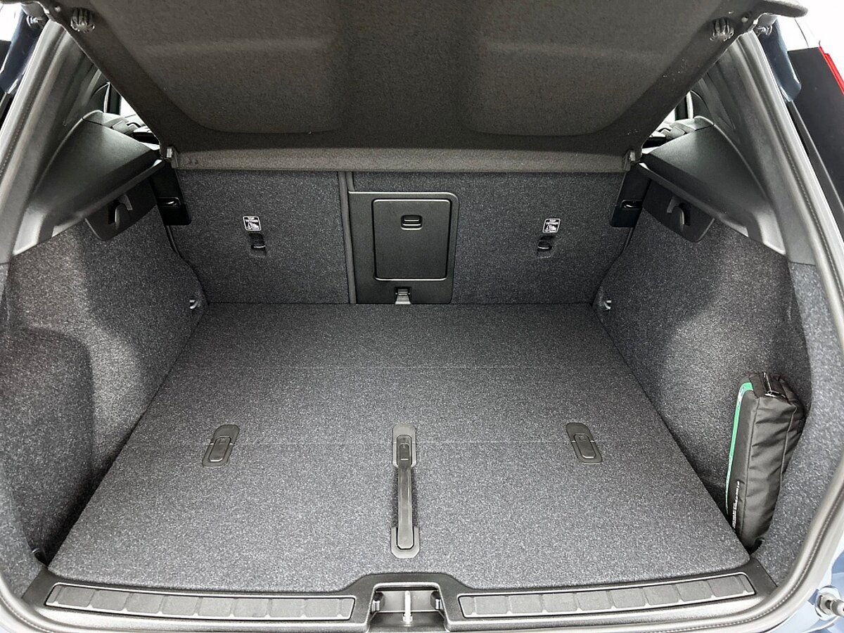 46536155 volvo ex40 extended range plus dark 82kwh 86