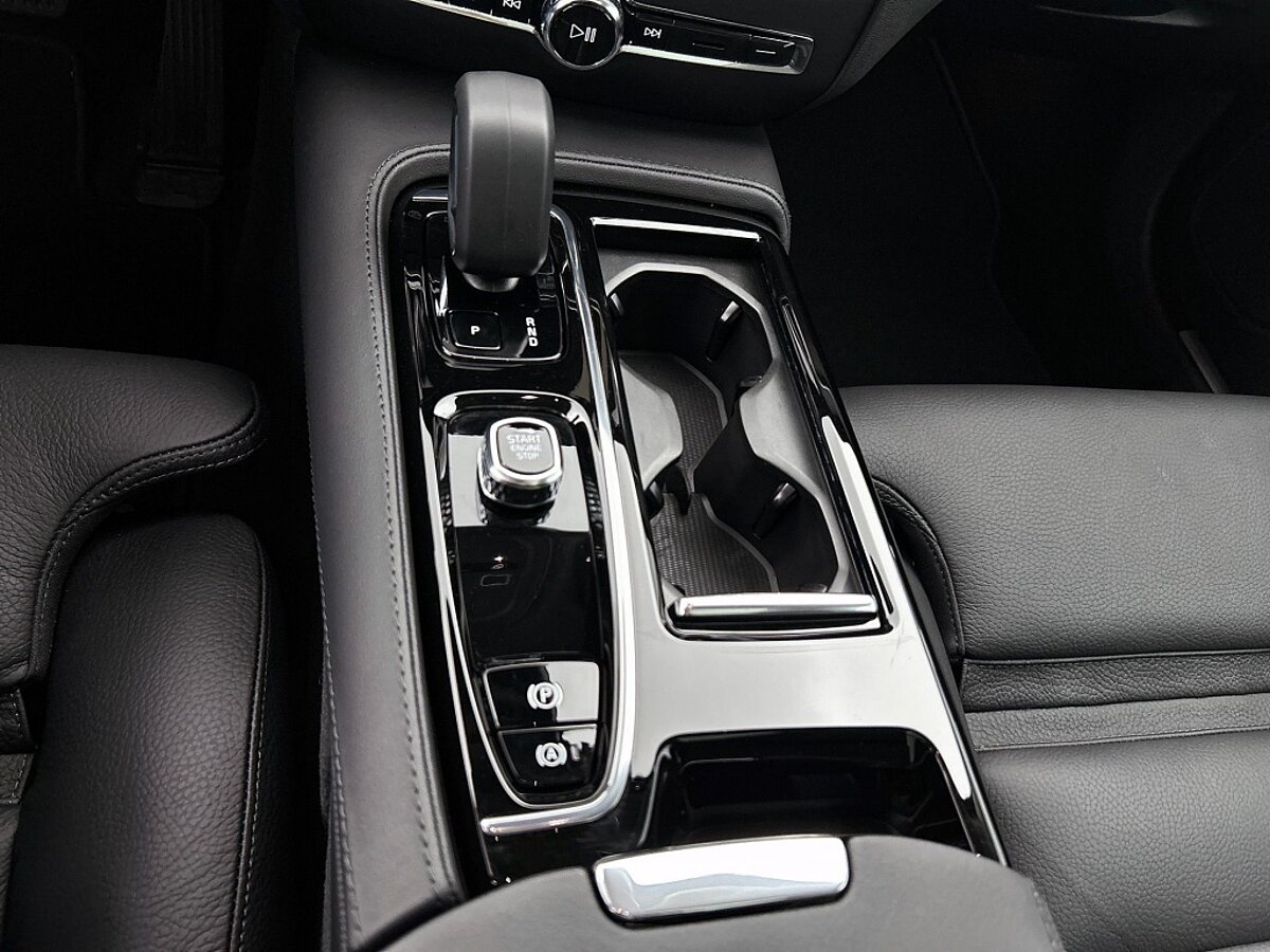 49250153 volvo v60 2 0 t8 awd ultra dark trekhaak panorama dak leder 52