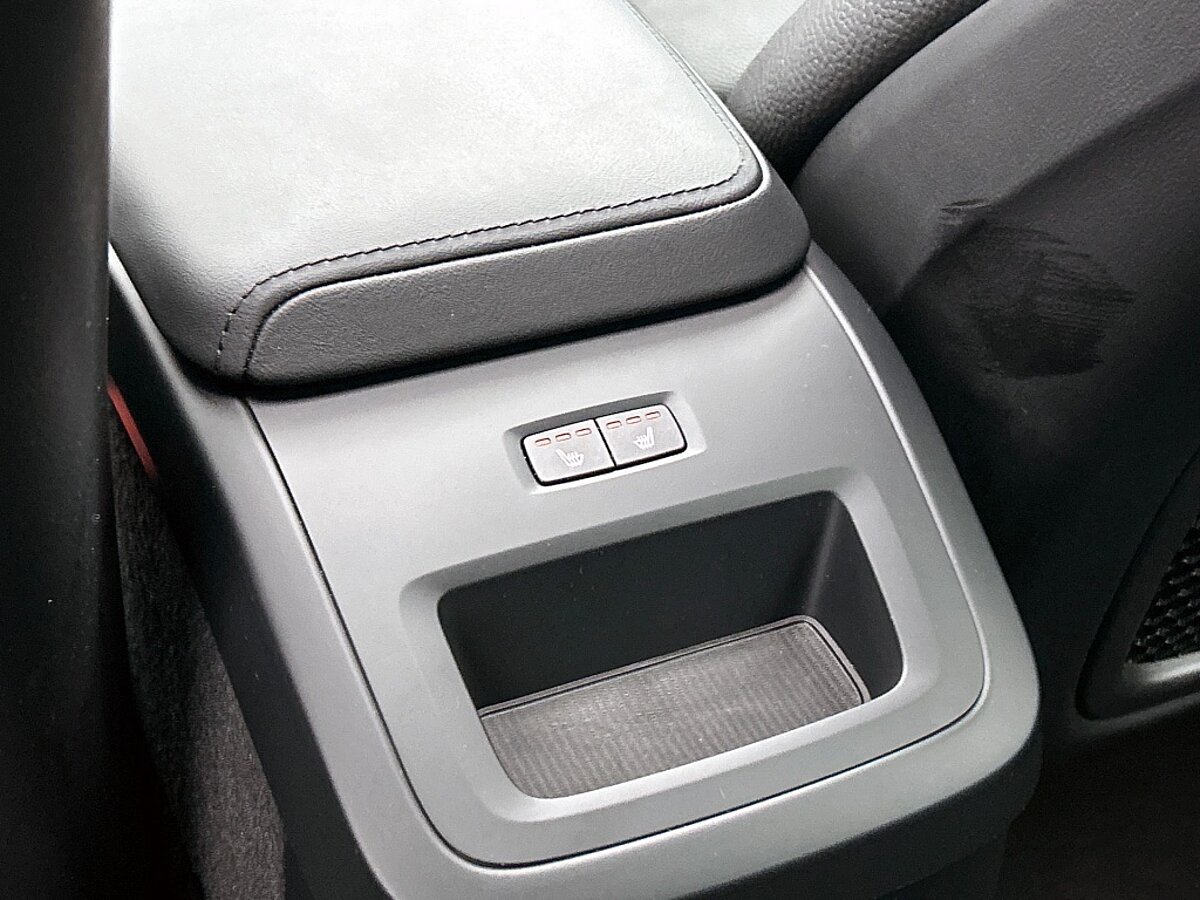 49302488 volvo xc60 t6 recharge awd ultimate dark bowers wilkins luchtvering 53