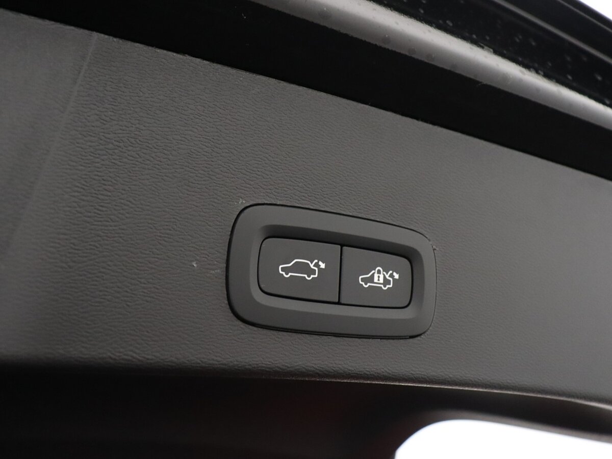35007209 volvo xc40 1 5 t4 recharge ultimate dark e7848b