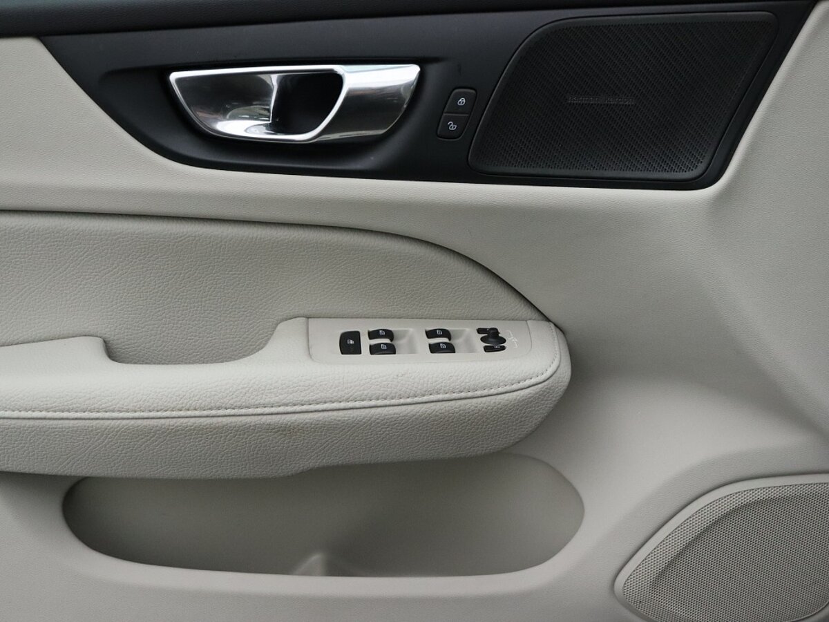 36126925 volvo v60 2 0 t5 momentum leder bliss harman kardon trekhaak 34