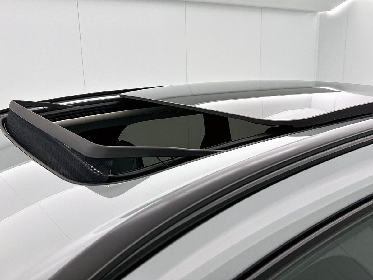 43680818 volvo xc60 2 0 t8 awd plus dark harman kardon panoramadak 4d0571