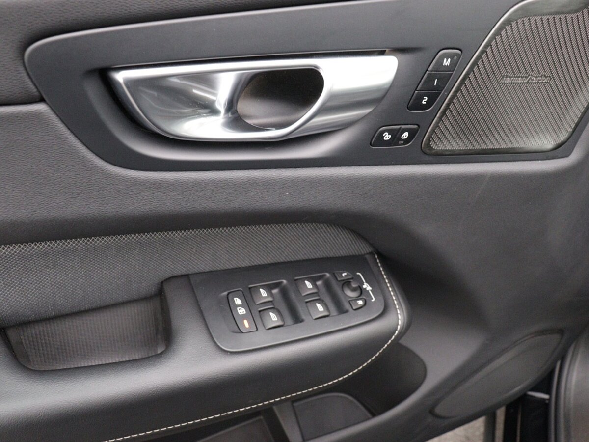 43852731 volvo xc60 2 0 t8 awd plus black edition trekhaak harman kardon full ded694