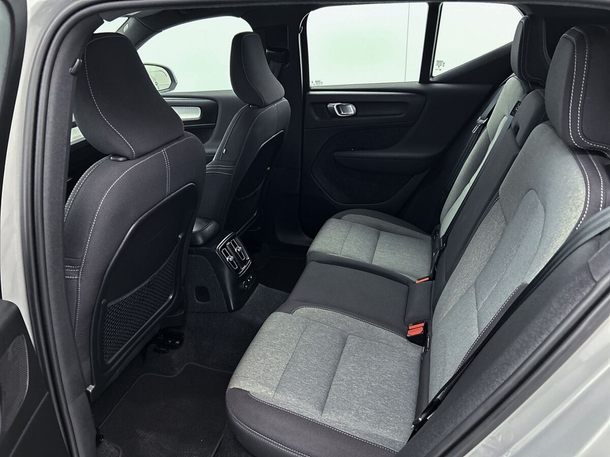 44845692 volvo xc40 1 5 t5 plus bright 03