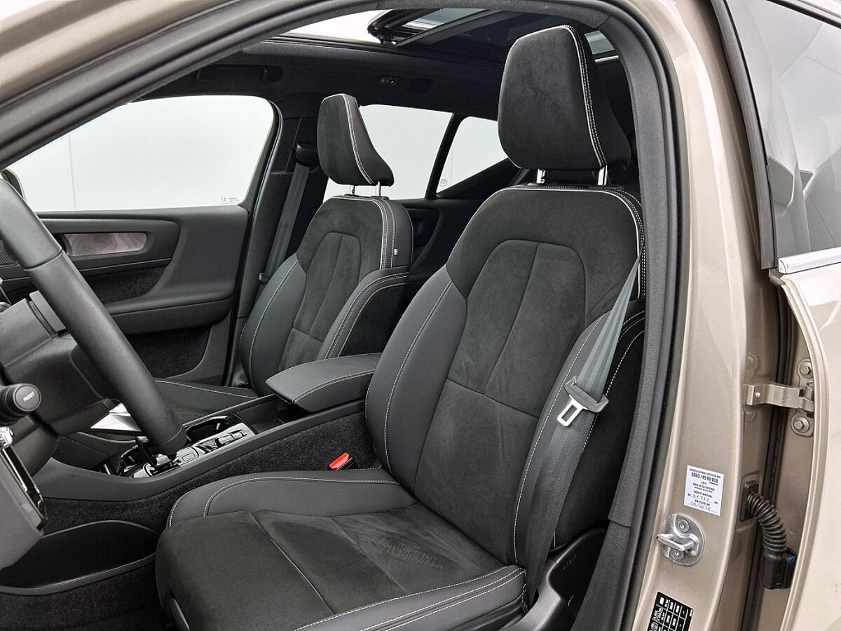 47093947 volvo xc40 1 5 t4 ultimate bright pilot assist trekhaak panoramadak 46