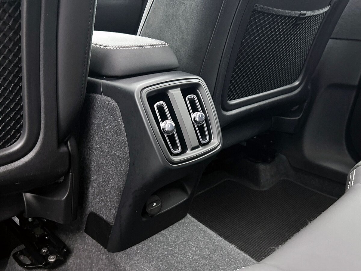 48515763 volvo xc40 b3 dark nubuck pano climate pack pilot assist memory s 55