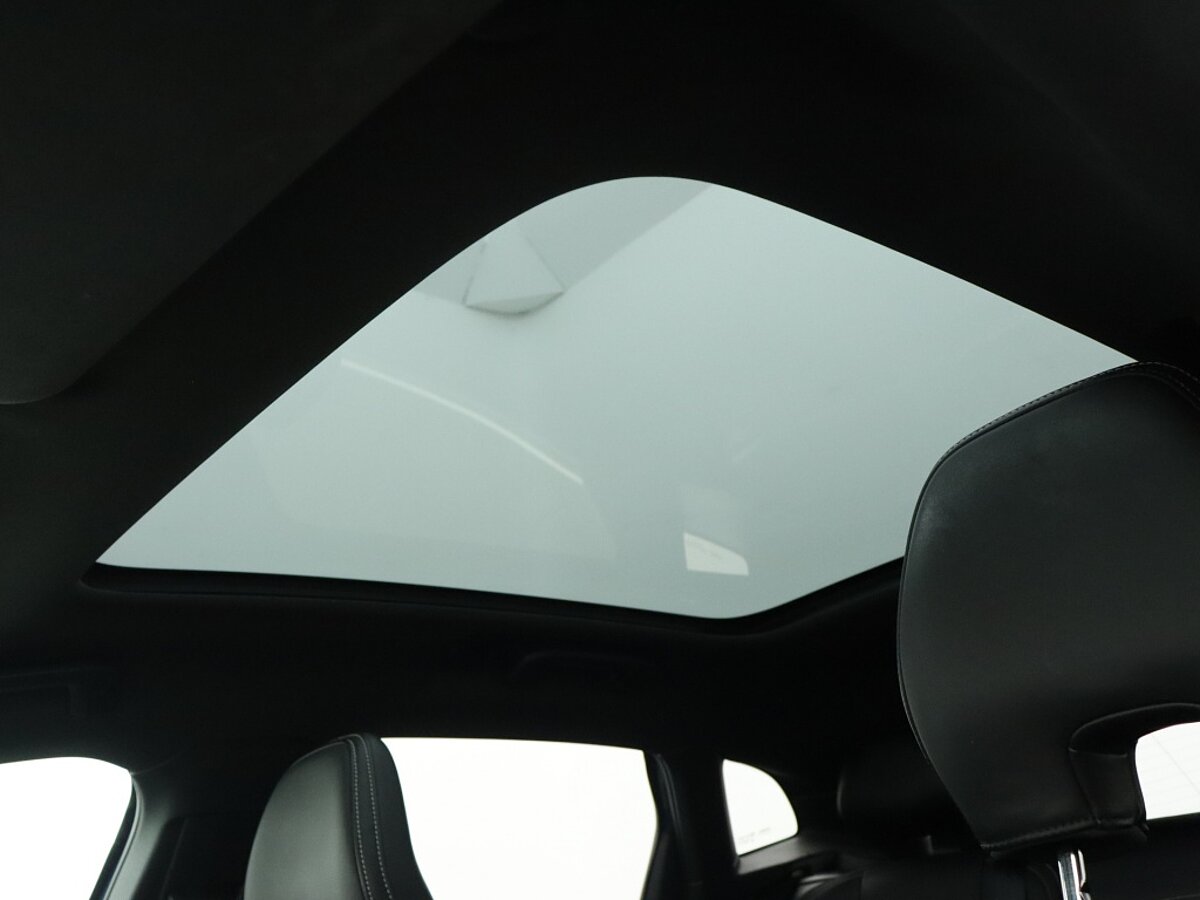 35542103 volvo v40 2 0 t4 business sport panorama dak parkeercamera 88