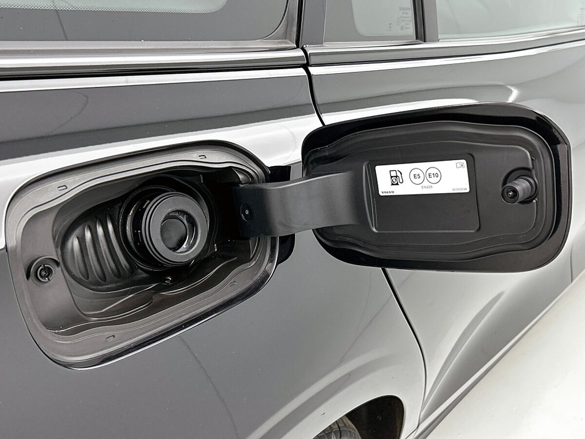 46060619 volvo v60 2 0 t6 awd plus dark 360a camera trekhaak panoramadak 24