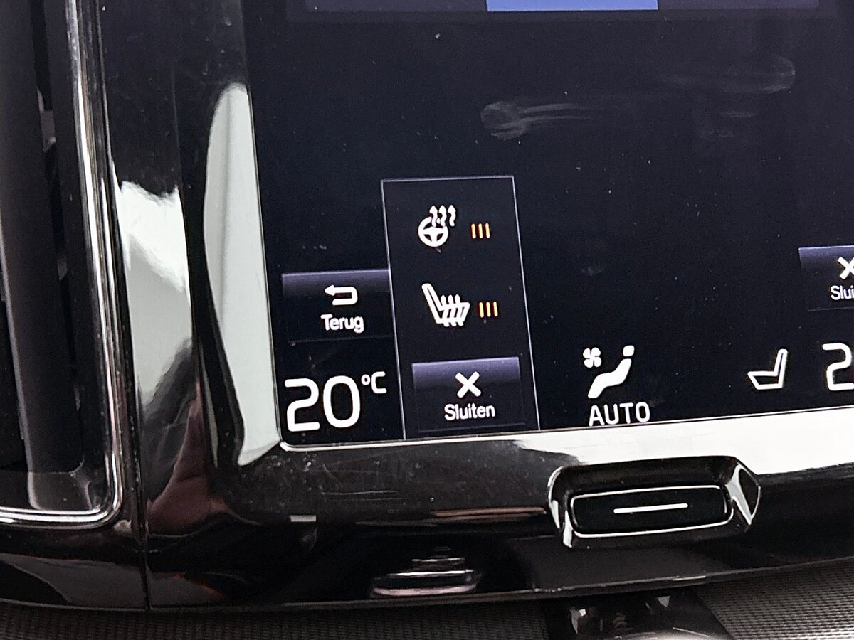 47249816 volvo xc60 2 0 t8 awd r design panoramadak alcantara leder 8