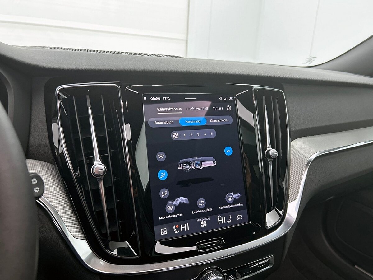 49671201 volvo v60 t6 twin plus dark nieuw actie van 64 480 voor 59985 15