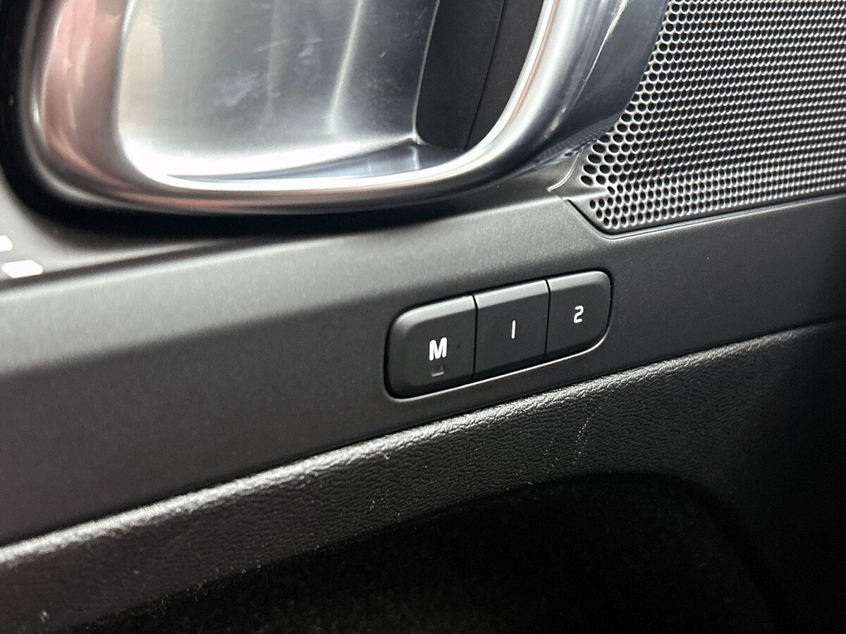 49783961 volvo xc40 1 5 t5 recharge r design 360ao camera bliss 64