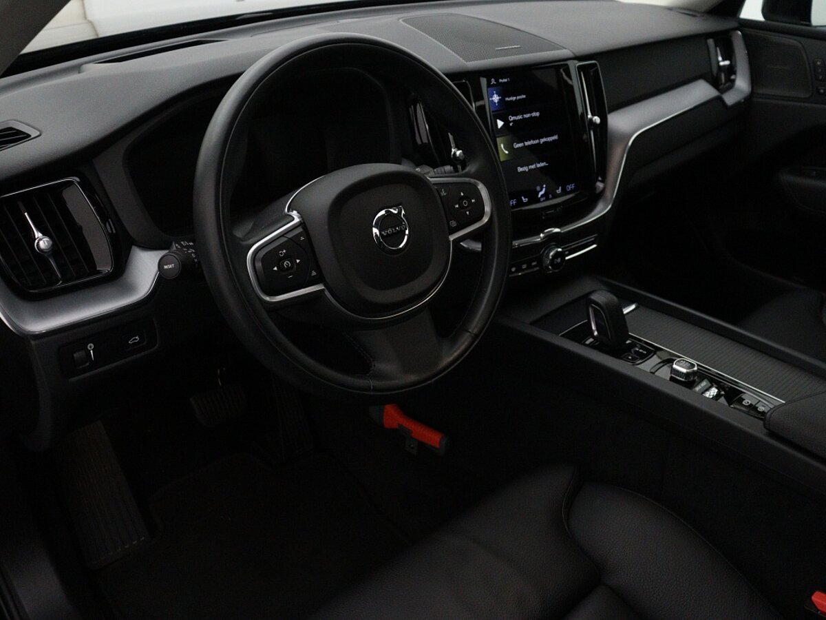 42147216 volvo xc60 2 0 b5 momentum exclusive 360 camera h k panorama dak 4 01