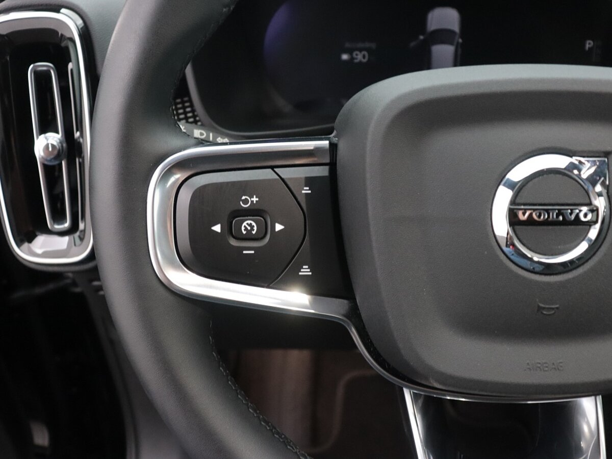 43889575 volvo xc40 recharge core stoelverwarming camera all season 46
