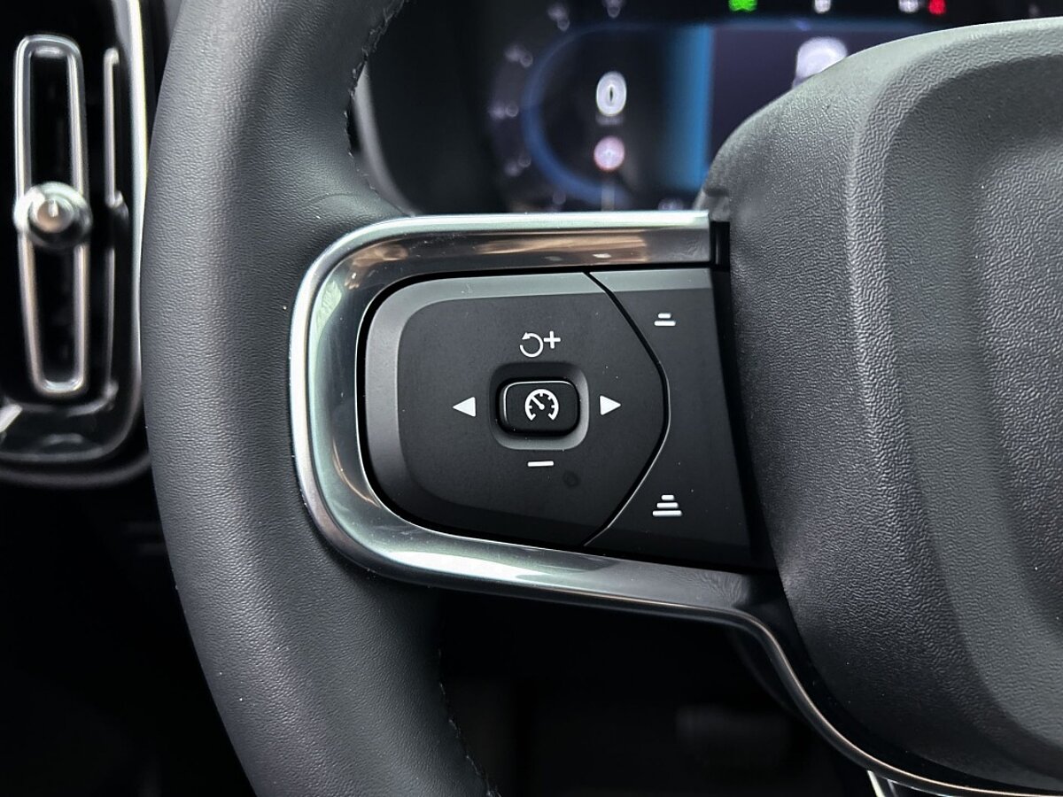 44775017 volvo xc40 2 0 b4 plus dark trekhaak 62