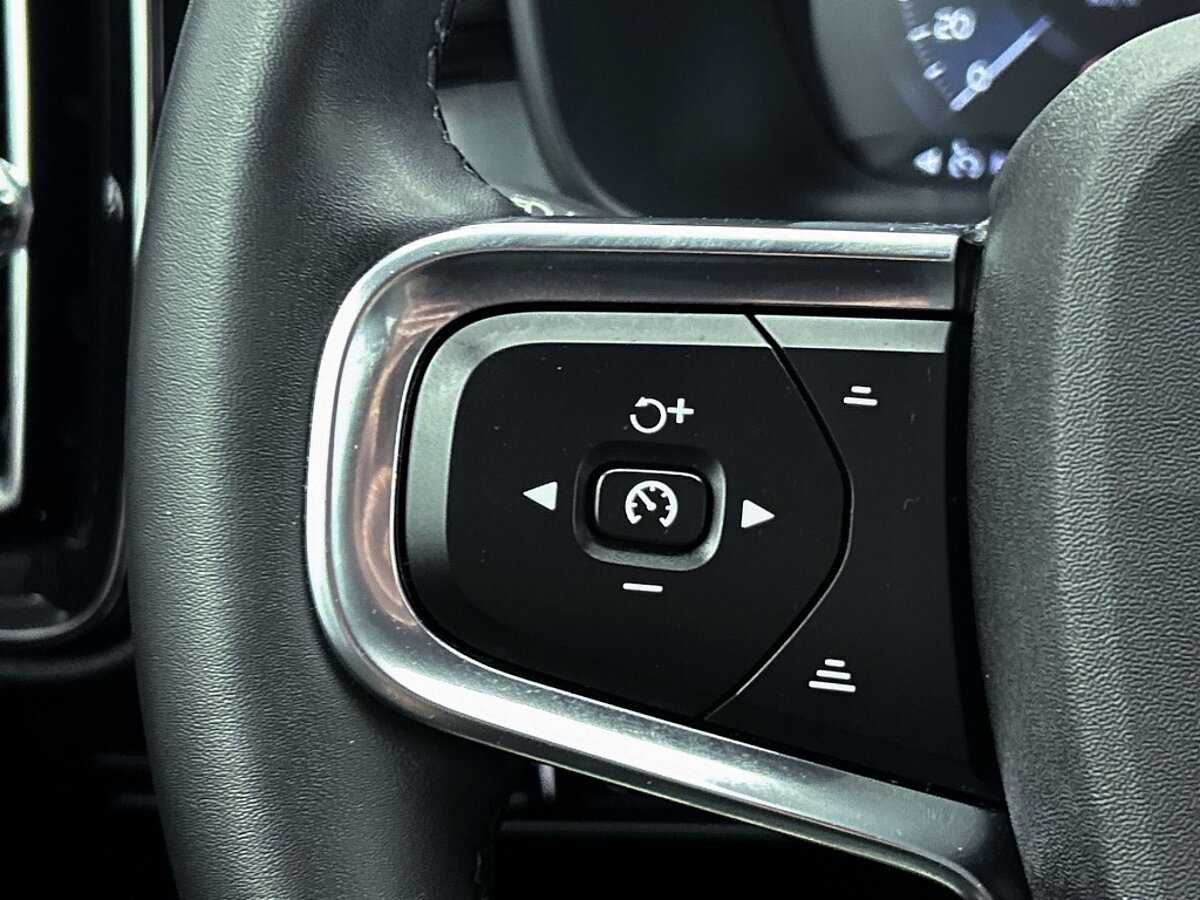 45055180 volvo xc40 1 5 t4 recharge plus dark trekhaak harman kardon 41