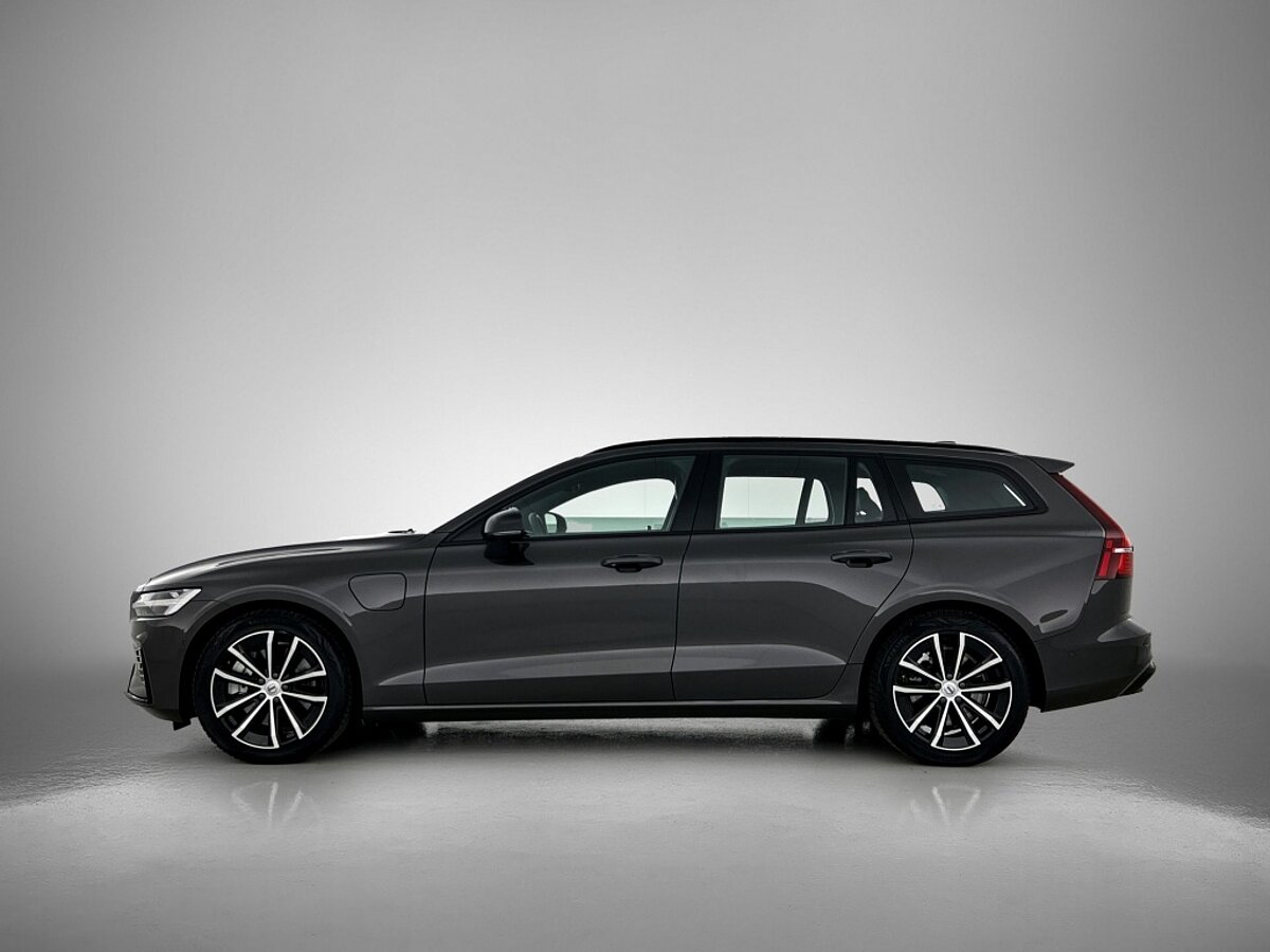 45956154 volvo v60 2 0 t6 awd plus dark 360a camera trekhaak panoramadak 4