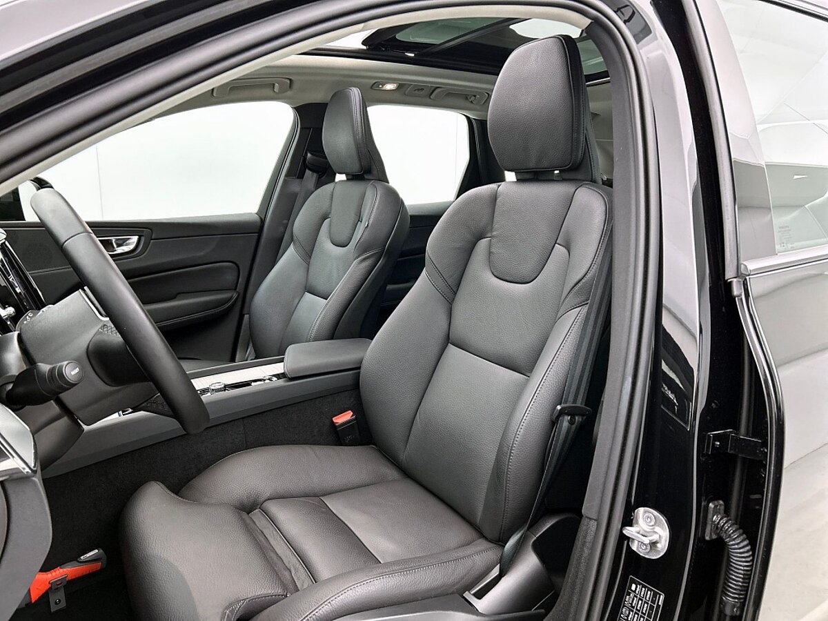 47302628 volvo xc60 2 0 t6 awd plus dark ledere bekleding trekhaak panoramisch 33