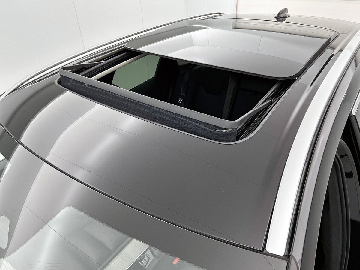 49419930 volvo xc60 t8 bright pano 20 inch long range 360 pilot assist 59