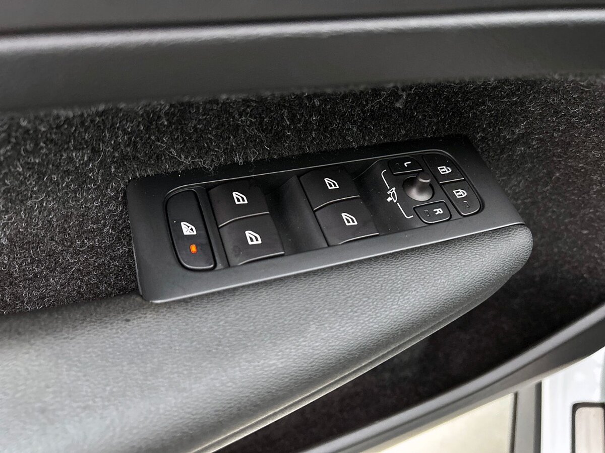 49484366 volvo xc40 t3 geartronic r design adaptive cruise trekhaak climate 51