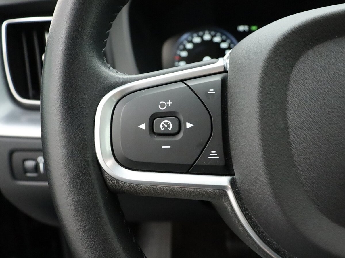 36165536 volvo xc60 2 0 t5 momentum pro 64